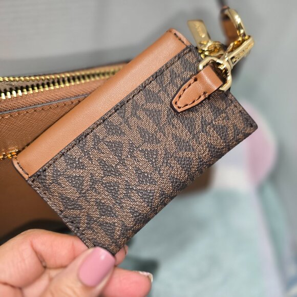 Michael Kors Vincent Medium Saffiano Leather Pouchette w/Card Case - Picture 13 of 13